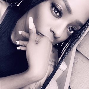 Meet your Posher, Eva